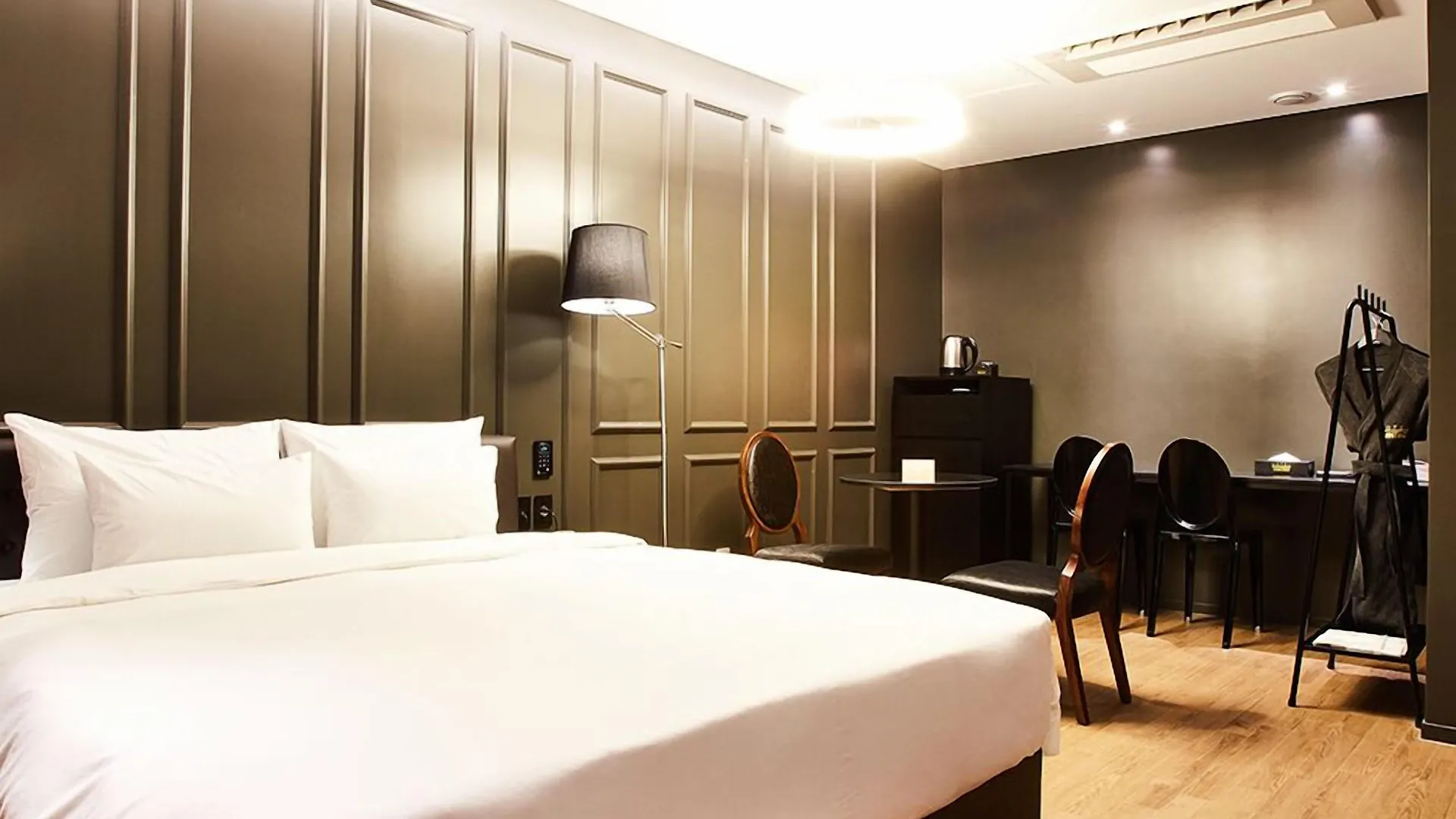 Hotel Wanted Incheon 3*,