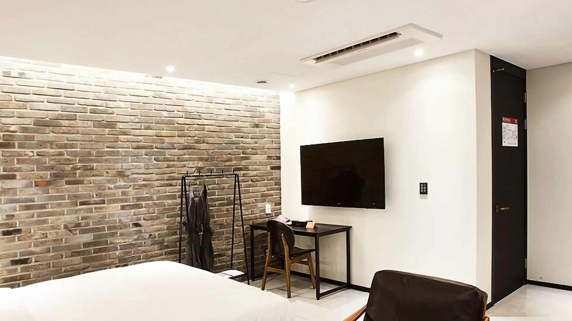 Hotel Wanted Incheon 3*,